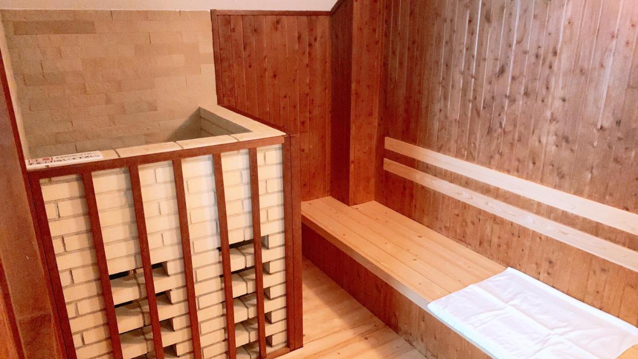 First Cabin Midosuji Namba Ōsaka Extérieur photo
