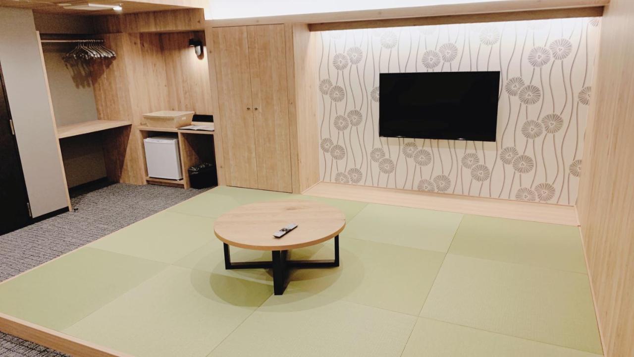 First Cabin Midosuji Namba Ōsaka Extérieur photo