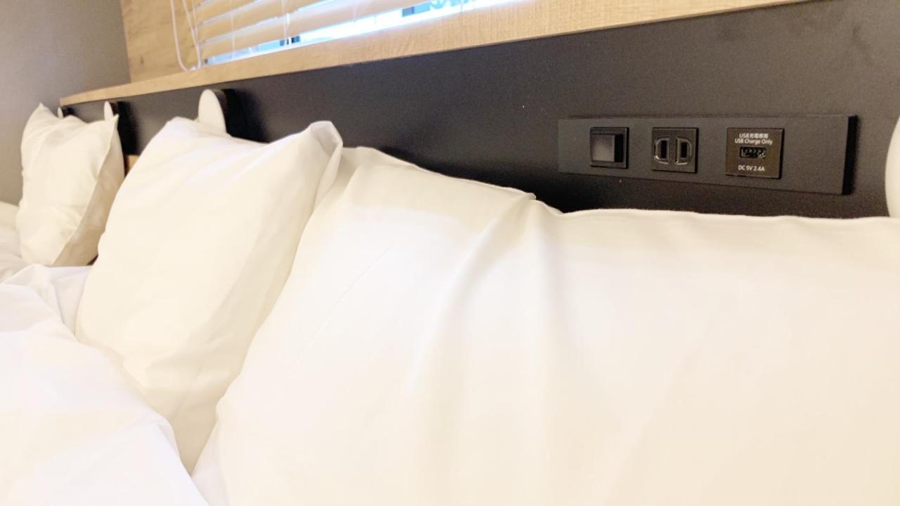 First Cabin Midosuji Namba Ōsaka Extérieur photo